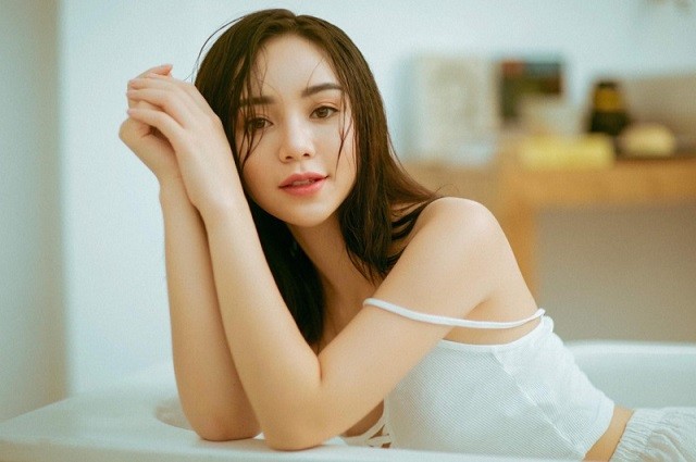 Hot Girl 9X Quỳnh Kool – Cùng QQlive Chiêm Ngưỡng Nét Đẹp Thơ Mộng 7 Quỳnh Kool là gương mặt đang rất được săn đón