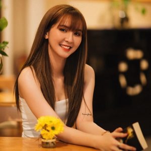QQlive: Ngắm nhìn vẻ đẹp ngọt ngào của streamer Ngân Sát Thủ 2 Cô nàng ngọt ngào