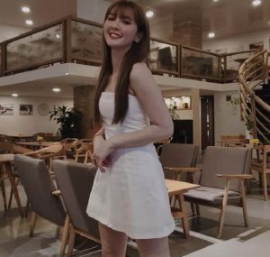 QQlive: Ngắm nhìn vẻ đẹp ngọt ngào của streamer Ngân Sát Thủ 3 Cô nàng xinh gái
