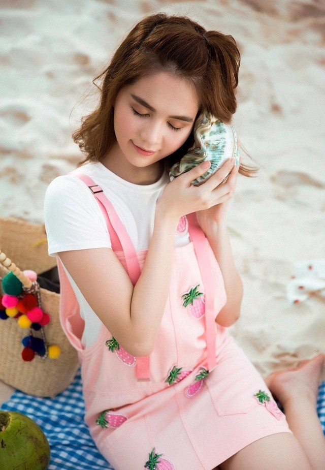 QQlive Người Đẹp Sinh Năm 89 Nóng Bỏng Ngọc Trinh 13 Nét đẹp miền tây của cô nàng khiến cô càng thêm nổi bật