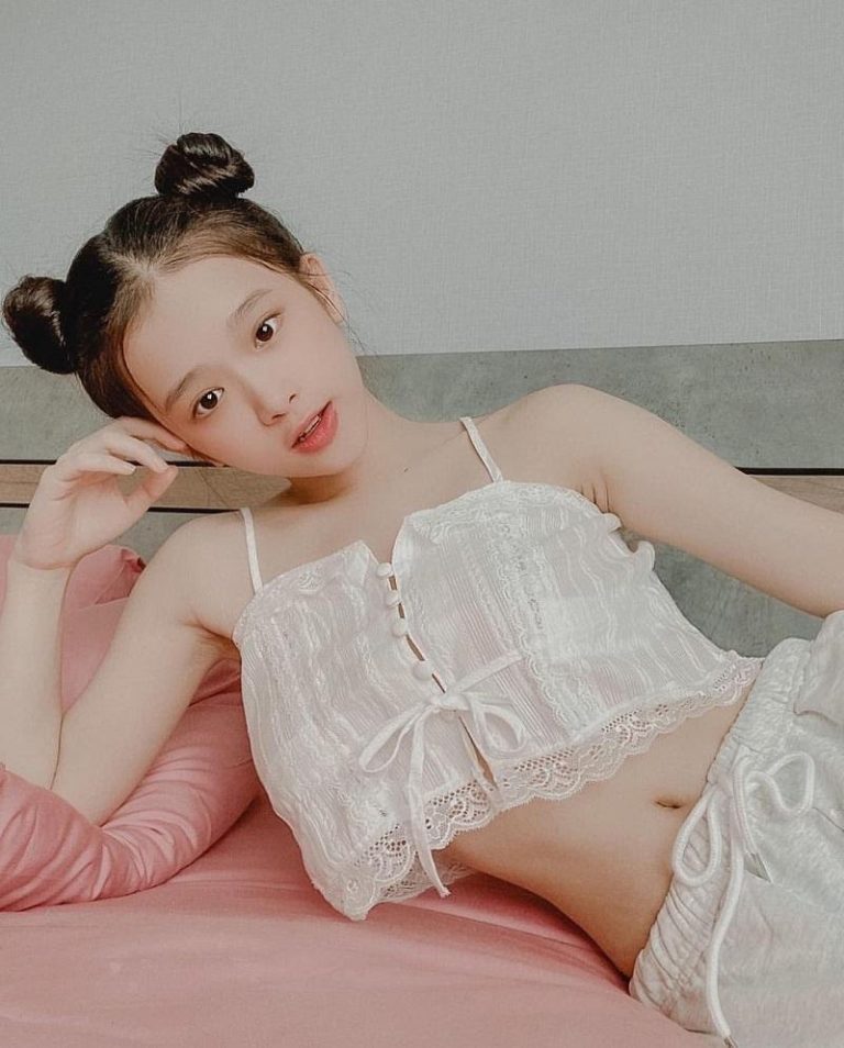 Hot Girl 10x Linh Ka: Vẻ Đẹp Ngọt Ngào và Phong Cách Dễ Thương 1 QQlive chia sẻ thông tin về Linh Ka