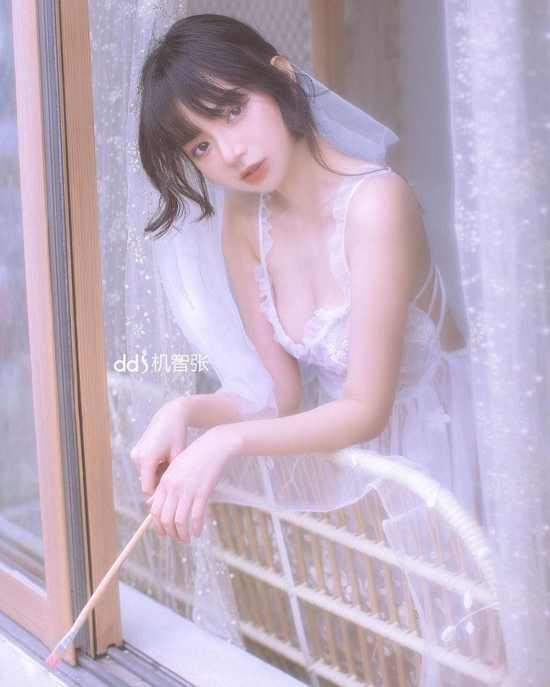 QQlive Vũ Ngọc Kim Chi khoe da thịt với 3 vòng cực chuẩn 1 QQlive chia sẻ thông tin về cô nàng Vũ Ngọc Kim Chi