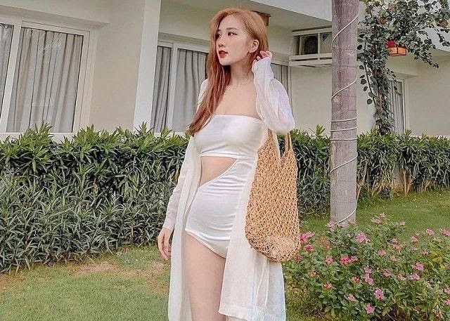 QQlive Hot Girl 9x Trần Linh Hương Cực Quyến Rũ - Nhan Sắc Gây Sốt 9 Hot girl Trần Linh Hương thanh lịch nhưng quyến rũ với bikini trắng
