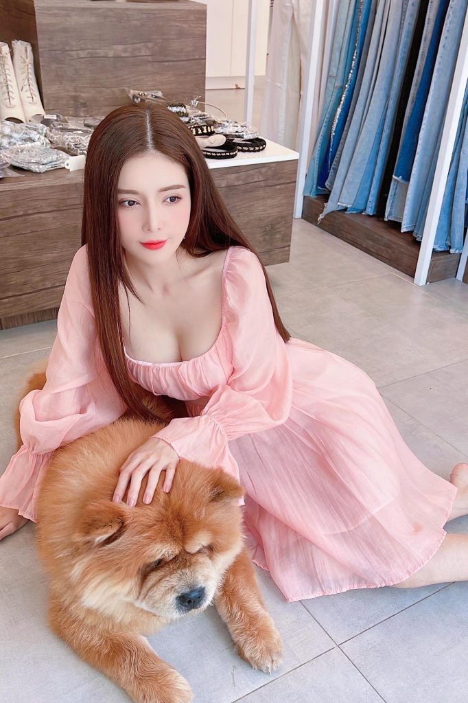 QQlive Chiêm Ngưỡng Nhan Sắc Búp Bê Lilly Luta - Vẻ Đẹp Hoàn Hảo 1 QQlive chia sẻ thông tin về hot girl Lilly Luta
