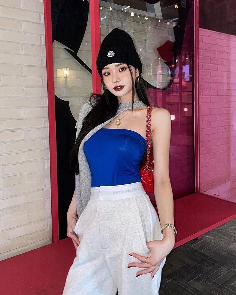 QQlive Hot Girl Song Ji A Gợi Cảm Quyến Rũ - Nhan Sắc Sexy Gây Sốt 6 Thời trang của người đẹp cũng rất sành điệu
