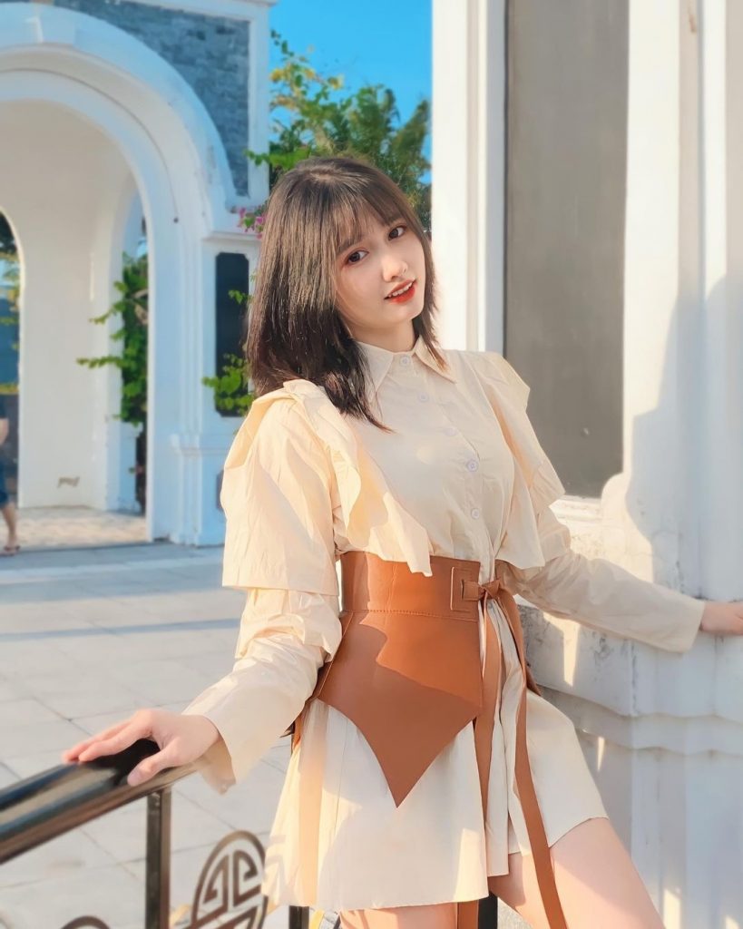 QQlive Nhan Sắc Vũ Thị Khánh Huyền Ngày Càng Thăng Hạng - Vẻ Đẹp Hoàn Hảo 3 Cô nàng rất được cộng đồng mạng yêu quý