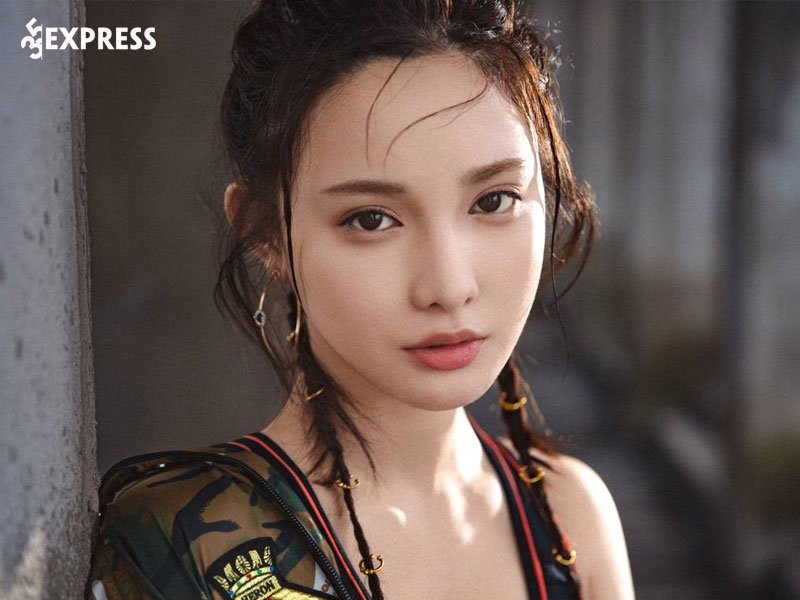 QQLive - Chiêm Ngưỡng Nhan Sắc Ngày Càng Khác Lạ Của "Tiểu Phong" Bành Tiểu Nhiễm 2 QQLive Bành Tiểu Nhiễm - Thành công ban đầu với vai trò MC