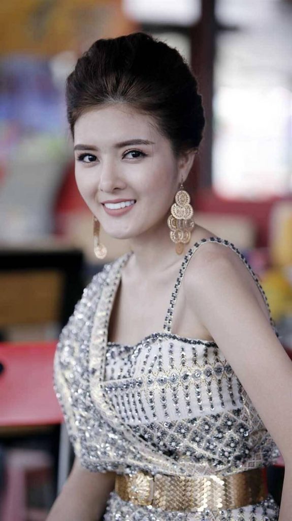 QQlive Chiêm Ngưỡng Vẻ Đẹp Sexy Gợi Cảm Của Lilly Luta - Hot Girl Búp Bê Quyến Rũ 2 Lilly Luta và Bùi Anh Tuấn trên QQLive