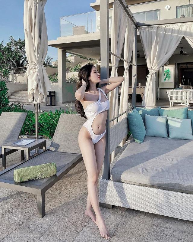 QQlive Hoàng Nhân Linh Chi Body Đồng Hồ Cát - Vẻ Đẹp Sexy Nóng Bỏng 8 QQlive - Bikini giúp Linh Chi khoe trọn thân hình quyến rũ
