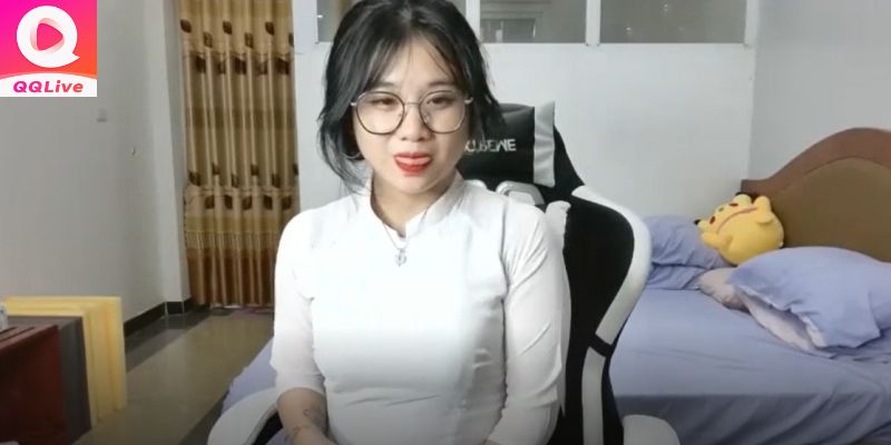 Anna Gấu 33 - Gái Xinh Livestream Show Hàng 18+ Nóng Mắt 4 Hướng dẫn xem Anna Gấu 33 trên QQLive