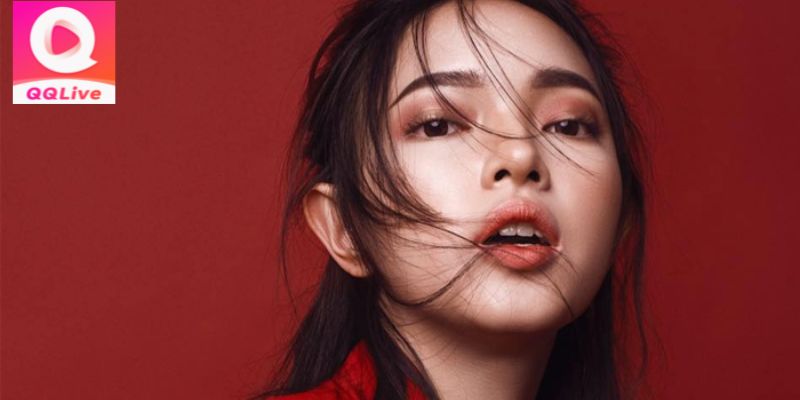 Châu Bùi - Cô nàng có body nóng bỏng khiến nhiều người mê mẩn 3 Cô nàng luôn được đứng ở trang bìa nổi tiếng