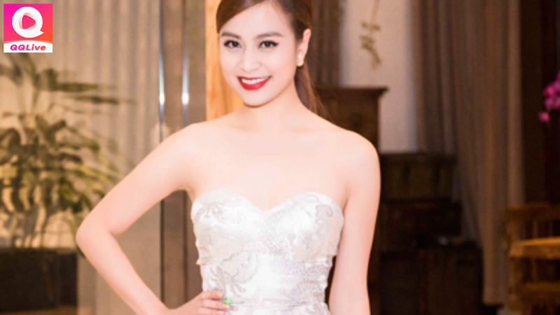 QQLive: Trò Chuyện Thoát Y Hé Lộ Đời Tư 18+ Hoàng Thùy Linh 2 Hoàng Thùy Linh trên QQLive